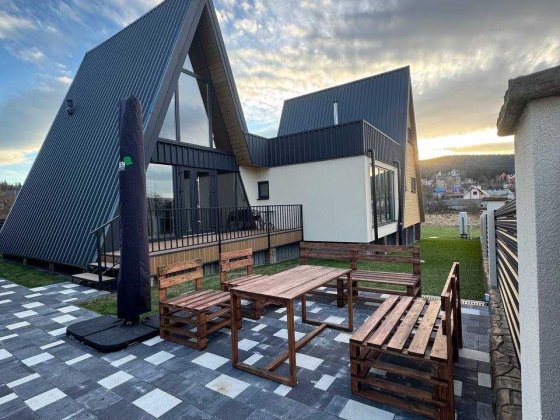 Пропонуємо   сучасний затишний і продуманий будинок в Горах в Східниці