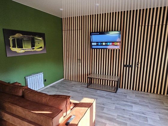 Посуточно 2х комнатная квартира Wood в центре города. Каменское