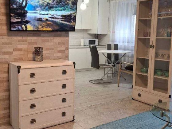 Здається квартира-студія подобово. Владимир