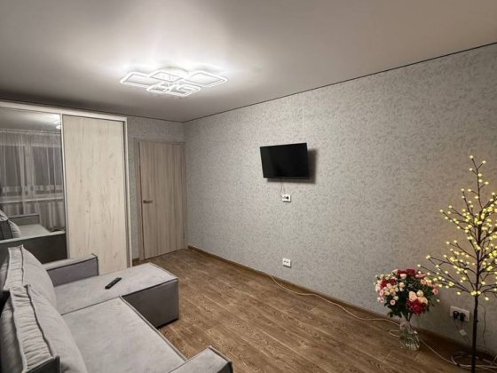 З(01.12)ВІЛЬНА!!! Подобово світла 2-х кімнатна квартира Ізюм