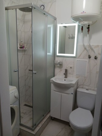 Сдам свою 2 ком.кв посуточно на Пр.Мира - фото 1