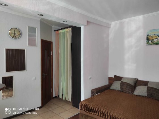 Здам подобово або надовго  1- кімнатну квартиру в центрі КАНЕВА Канев