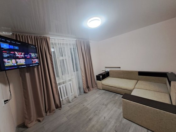 Подобово двокімнатна квартира з ремонтом Берестин