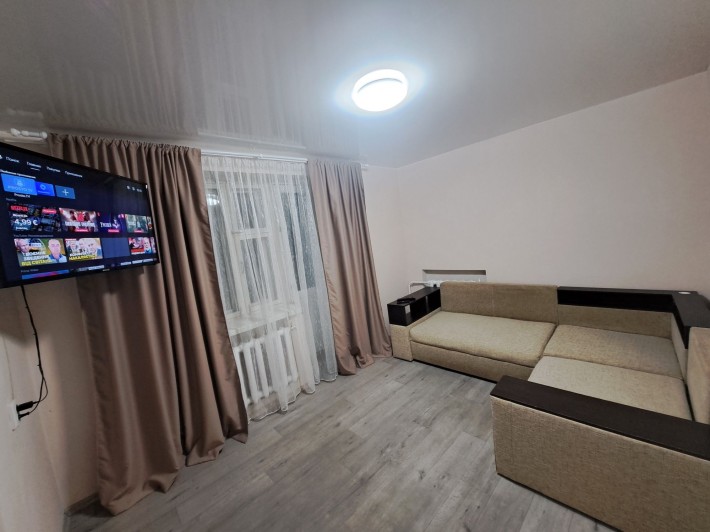 Подобово двокімнатна квартира з ремонтом - фото 1