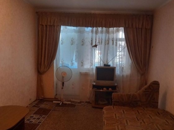 Подобово 2-х кімнатна Лозовая