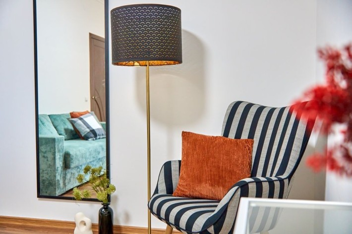 "Ретро-апартаменти" в центрі на набережній, 4 місця. - фото 1