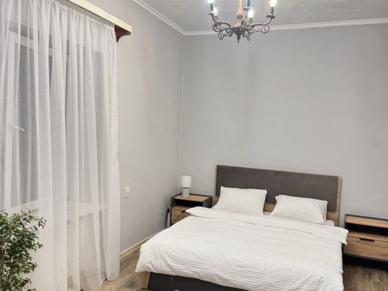 Здам квартиру подобово в центрі міста.Сьогодні вільно ! Мукачеве