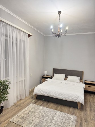 Здам квартиру подобово в центрі міста.Сьогодні вільно ! - фото 1