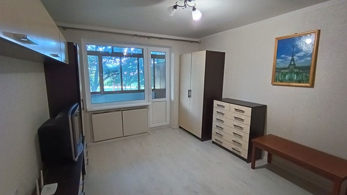 Здам подобово, потижнево, помісячно 1 кімнатну квартиру на 1 поверсі - фото 1