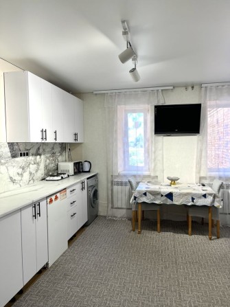 Квартира подобово в центрі міста - фото 1