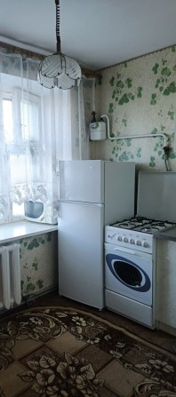 Здам подобово 1 кімнатну квартиру - фото 1