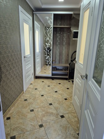 Сдаётся 2х комнатная квартира посуточная - фото 1