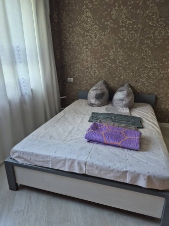 Здам посуточно 2 комнатная квартира в центре города - фото 1