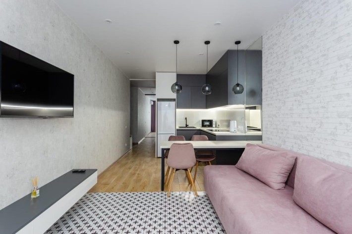 Посуточная аренда квартиры в Буче, ЖК Гранд Бурже - фото 1