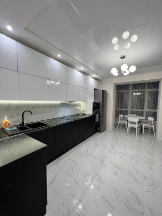 Подобово сучасна  2-х кімнатна на вул.Височана,18 - фото 1