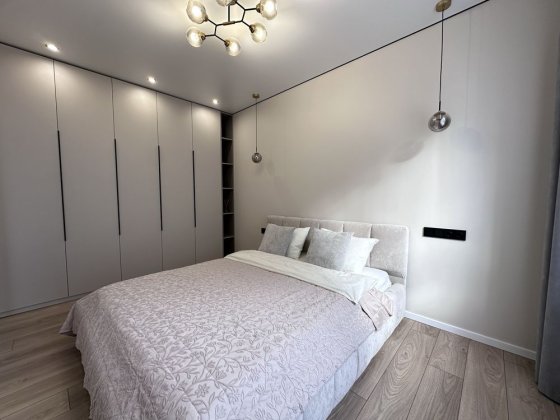 Квартира з новим ремонтом.ЖК Центральний 2.Центральний парк Ирпень