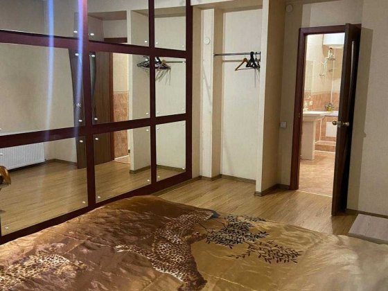 Апартаменты-студио  на 1 этаже с ванной и кондиционером Херсон