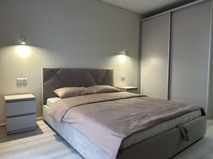 Подобова оренда шикарної 1.5 кімнат Світло не вимикають - фото 1