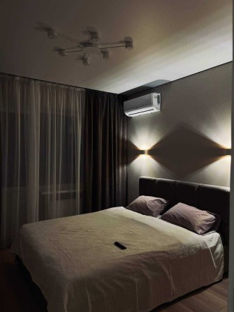 Подобово! Затишна квартира в центрі! - фото 1