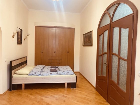 Великогабаритна квартира подобово на Петефі Ужгород