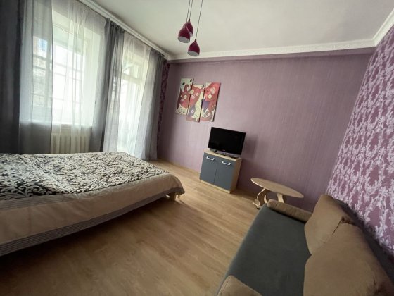 Подобово 1-кімн. в центрі, біля площі Чернигов