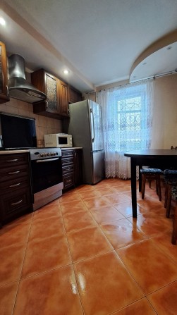 Поряд з центральним автовокзалом. - фото 1