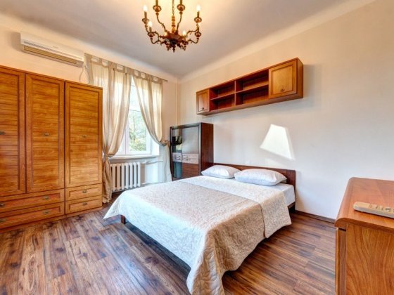 Посуточно 3ком-я возле метро Кловская на Кловском спуске 13 Киев