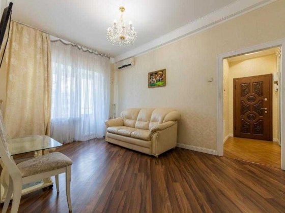 Квартира 3к в центре посуточно с дизайн. ремонтом ул Б. Васильковская Киев