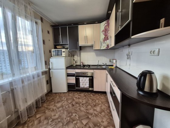 Подобово та погодинно здається 1 кімнатна квартира на Митниці Черкаси