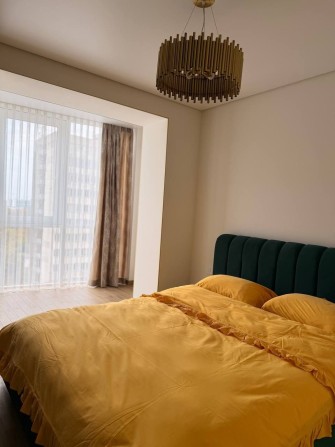 Подобово здається в оренду гарна квартира в центрі міста в новобудові - фото 1