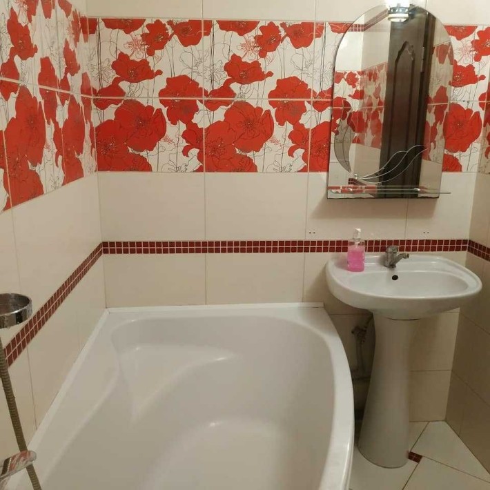 Посуточно Вишенка, Мегамол - фото 1