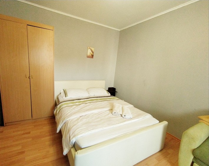 Посуточно,почасово,Газ,  Воскресенка, м.Левобережная  ,рядом  НАВС, Sk - фото 1