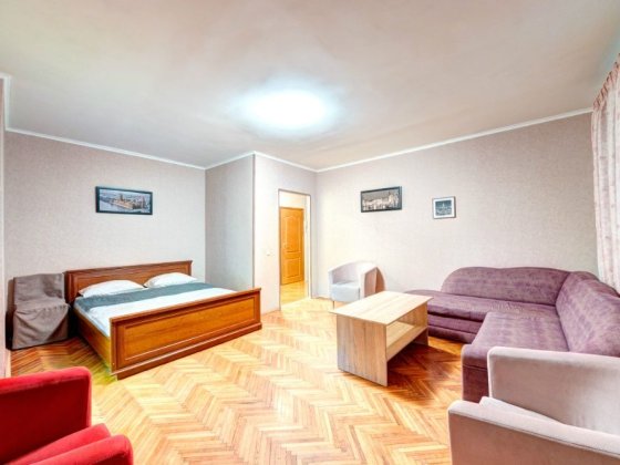 Посуточно 2ком-я в центре Киева(ТЦ"Gulliver")на бул.Леси Украинки 3 Киев