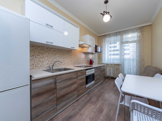 Комфорт і зручність. При відключенні світла - ліфти працюють, вода є. Киев