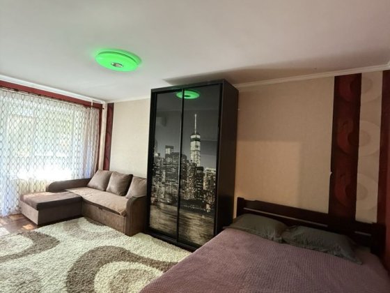 Сдам  квартиру посуточно  Бородинский Запоріжжя