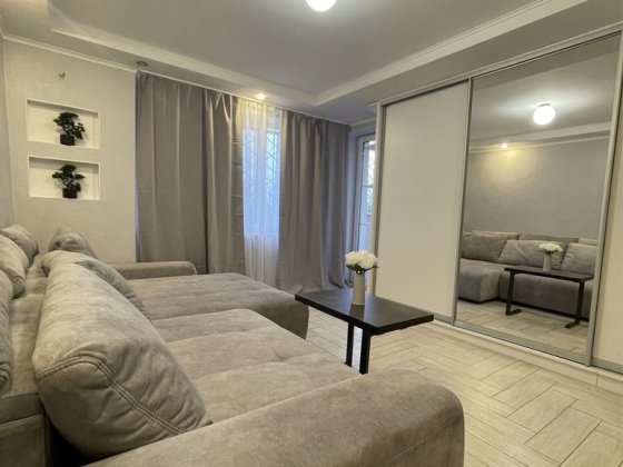 Посуточно -почасово 2 комн.кв Хортицкий район (Бабурка) Запорожье