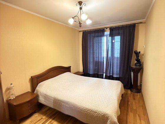 Простора  3 кім. квартира біля війского інст. на Богуніі Житомир