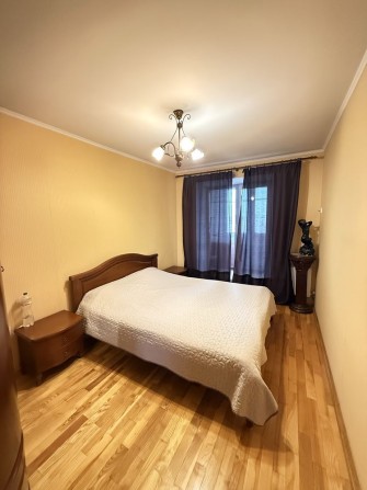 Простора  3 кім. квартира біля війского інст. на Богуніі - фото 1