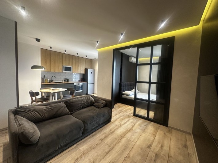 VIP квартира  Мост Сити Дельмар , центр города ЛЮКС - фото 1