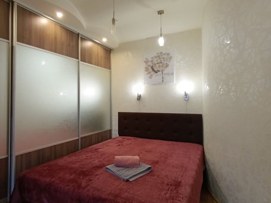 Сдам посуточно 3  комнаты квартира нагорка  рядом с больниця Мечникова Дніпро