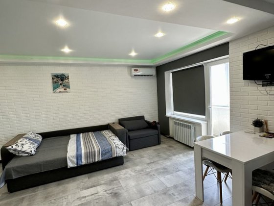 Светлая Посуточно квартира КОСМОС варус малина 500мОБЛАСТНАЯ больница Запоріжжя