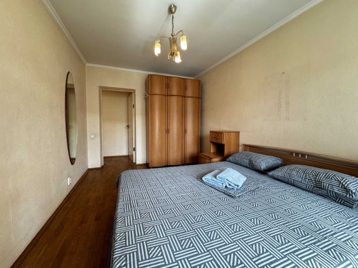 Подобова оренда 2к квартири, поруч м. Печерська (2 хвилини) - фото 1