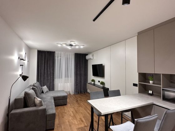 Сучасна квартира подобово в центрі. Львів