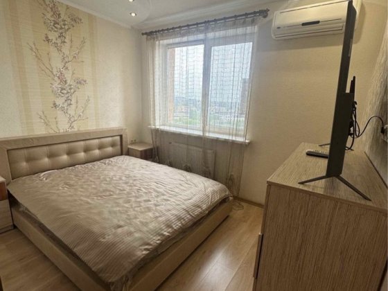 1-комнатная посуточно. пр-т Слобожанский. Левый берег. Документы. Дніпро