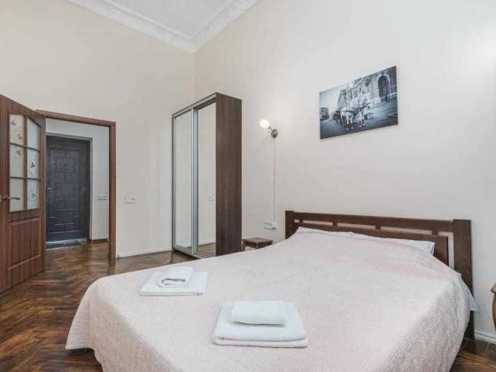 Оренда подобово 1 кімнатна квартира, поблизу м. Харківська Киев