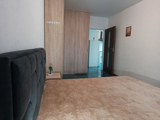 Сдам  двухкомнатную посуточно квартира центр правый берег Дніпро