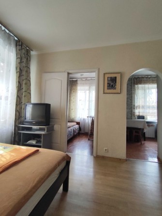 метро Політехнічний , 2й поверх ,5 хвилин пішки - фото 1