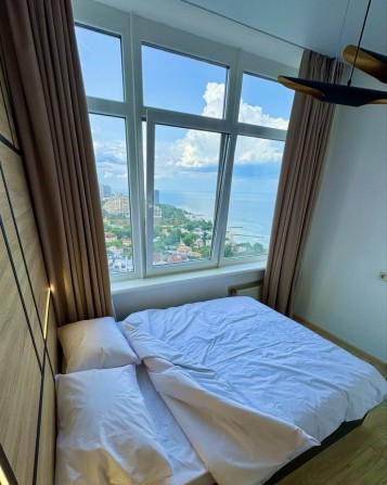 Вид на море! Посуточно! Аркадия, Каманина, ЖК 27 Жемчужина, паркинг! - фото 1