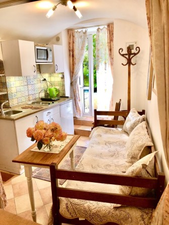 Однокімнатна квартира у найближчому центрі, історична частина міста! - фото 1