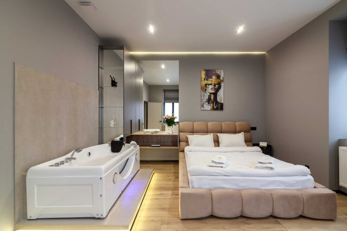 Однокімнатні апартаменти з джакузі, вул.Крехівська 10, центр - фото 1